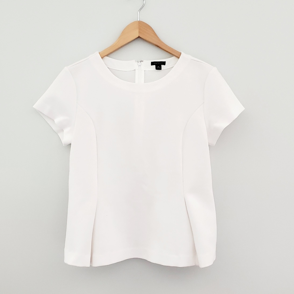 Ann Taylor white short sleeve pleated top medium